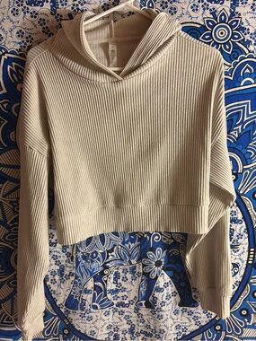 ALO Yoga Ribbed Hoodie in Light Beige
